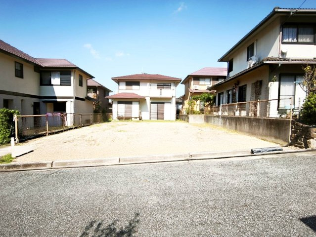 建築条件ありませんので、お好きなハウスメーカーや工務店での建築が可能です
