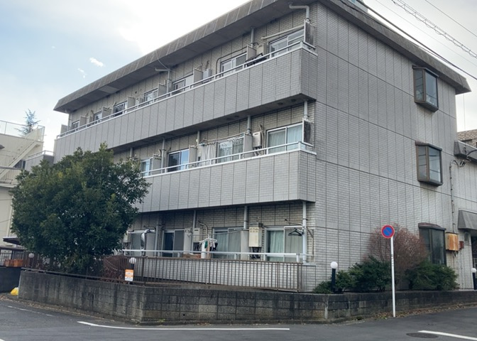 眺望の良さを楽しめるダイニングキッチンで家族団らんの時間を過ごしてはいかがでしょうか。バルコニーから見える景色を家族で眺める時間は、時間が経つのを忘れてしまいそうですね。是非、現地を見に行きましょう！