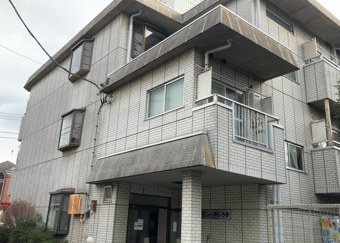 ＳＲＣ造は強度や耐震性の面でもRC造と比べて優れています。そのため、10階建以上の高層または超高層マンションなどの建築にも多く採用されています。柱や梁などのサイズが小さくても高い耐震性を確保できます。