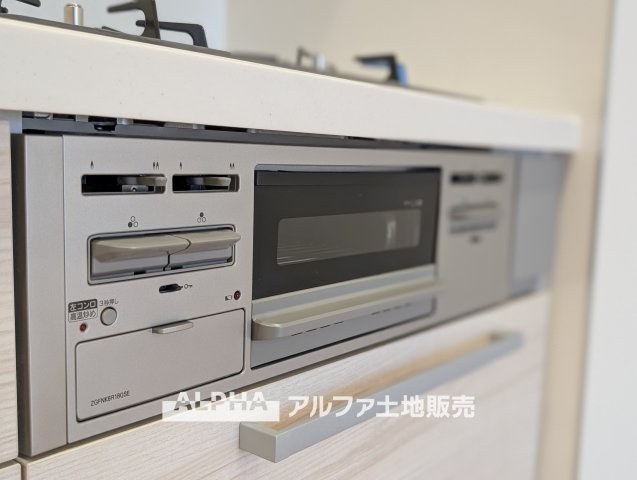 【Gas　range】　◆ガスレンジ◆ホーローレンジは丈夫で汚れにくく、お料理の後もさっと拭くだけで清潔。毎日の家事をラクにし、ご家族の笑顔を支える嬉しい設備です。