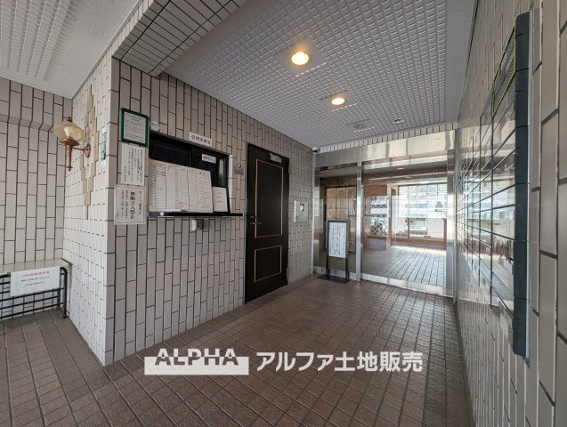 【lobby】　◆ロビー◆共用部は管理の行き届いた綺麗なスペース。いつも明るく家族を、来客を出迎えてくれる大切な場所です。