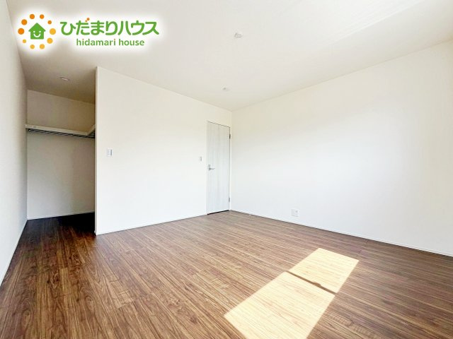 寝室にはウォークインクローゼットを完備。スッキリ片付いた寝室が睡眠の質を上げてくれます。