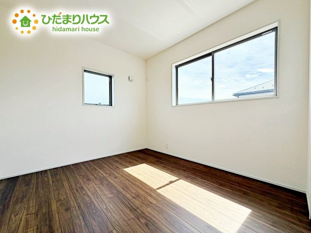 広さはお子様の勉強部屋にも適した広さ！　勉強机や本棚などの家具を置いてもフリースペースも確保することができます。