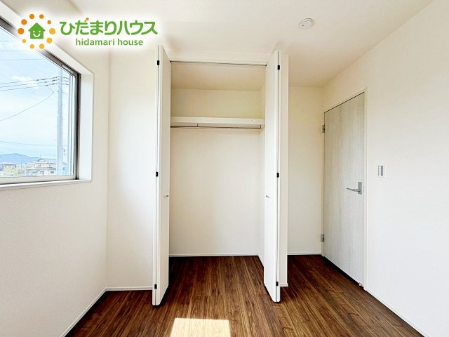全室にクローゼットが付いていて、お部屋の住空間もスッキリ広々つかえそうです(^^)/
