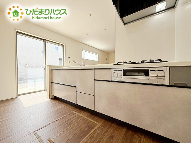 3口コンロと収納豊富なキッチンで、ママの毎日のお料理もはかどります☆