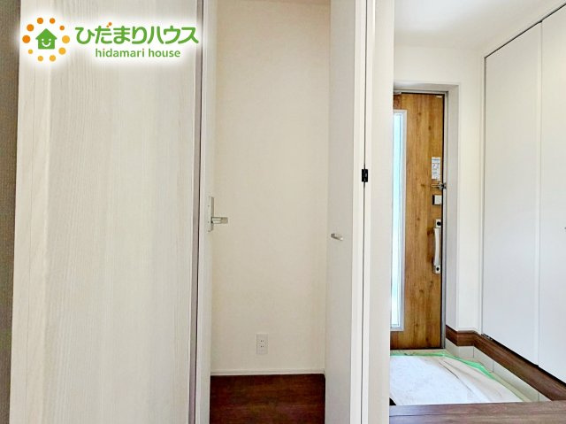 家族みんなで共同で使える便利な廊下収納！