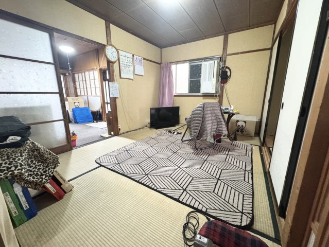 和室ならではの温かな和の空間で寛ぎの時間を過ごせます