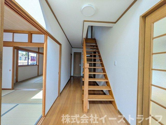 1階玄関ホールと廊下です