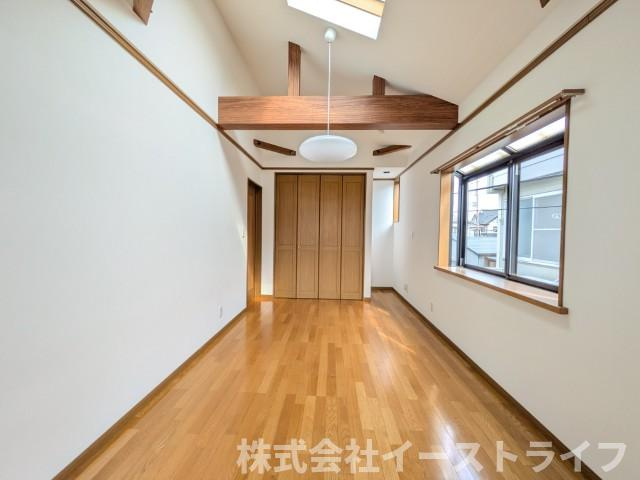 2階東側7.9帖の洋室
