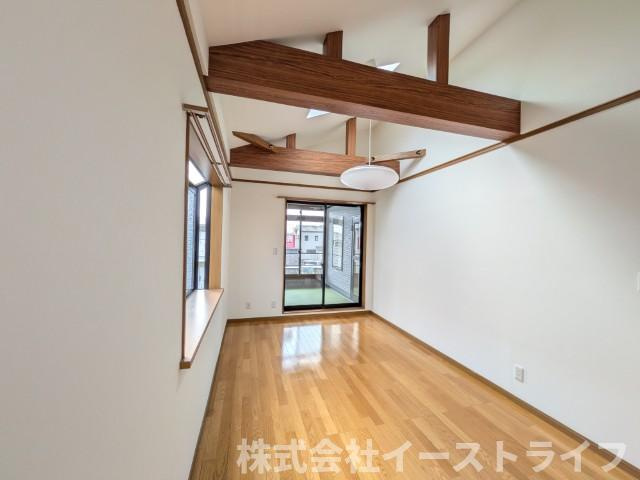 2階東側7.9帖の洋室