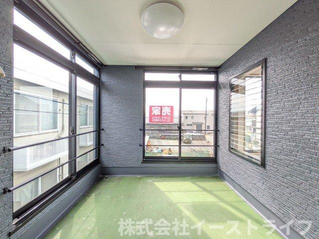 2階東側4.5帖のサンルーム　洗濯物はもちろんガーデニングなどの趣味部屋としても使えます！