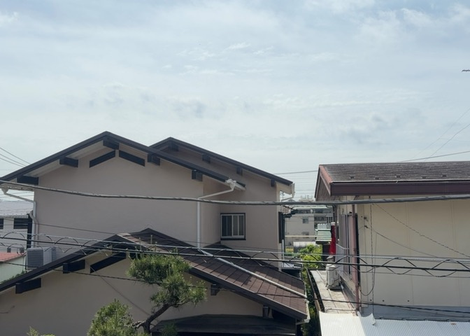 眺望を気にして物件を探す場合、前面に建物が建っていないか現地で確認しましょう！前面に建物があると景色はもちろん、日当たりや風通しにも影響が出てきます。住んだ時のことを想像しながら現地見学をしましょう。