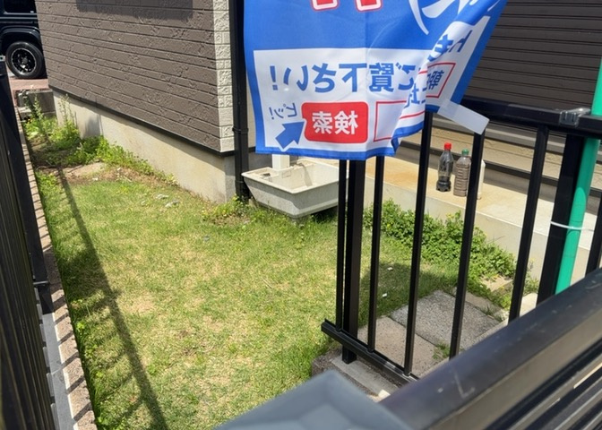 庭があることでガーデニングや家庭菜園はもちろん、こどもの遊び場やペットを放して遊ぶことができます。また、家の周囲に余裕があるということです。隣地との間があれば、十分な日当たりと、風通しが確保できます。