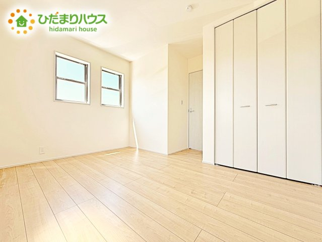 机にベットを置けば子供部屋の完成です！