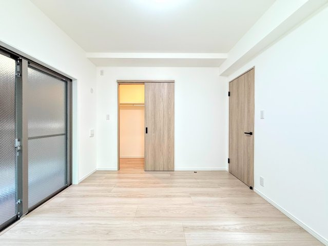 ◆柔らかい陽光が差し込む明るいお部屋を演出する設計。彩光の取れる窓が気持ちの良いお部屋を創り上げます。