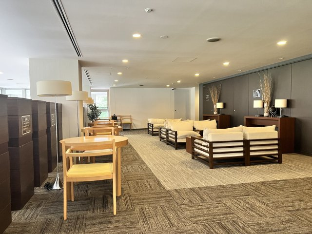 ラウンジ