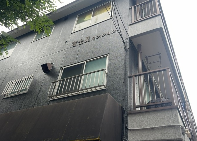 ＳＲＣ造は強度や耐震性の面でもRC造と比べて優れています。そのため、10階建以上の高層または超高層マンションなどの建築にも多く採用されています。柱や梁などのサイズが小さくても高い耐震性を確保できます。