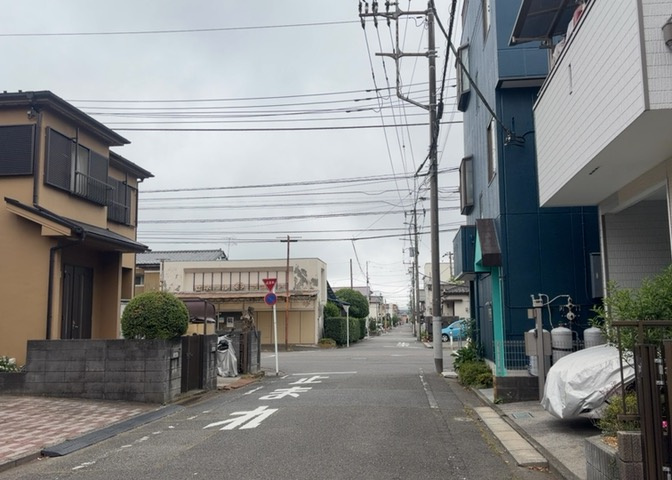 景色重視でお家選ぶをするとスーパーが遠い！学校が遠い！など生活をするうえで利便性で困ることもあります。まず一度現地を見学する際に、周辺の施設などがあるかを確認し、暮らし始めた後のことを想像しましょう。