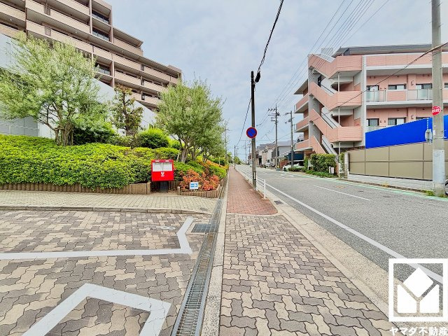 来客用駐車場がございます。ご友人やお客様も訪れやすい環境です。