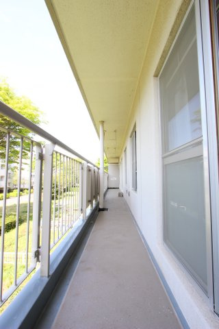 南面のお部屋から出入り可能なワイドバルコニー！
