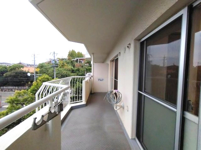 バルコニー　ご都合のよろしい日時に現地をご案内させて頂きます！是非、お問い合わせお待ちしております!!