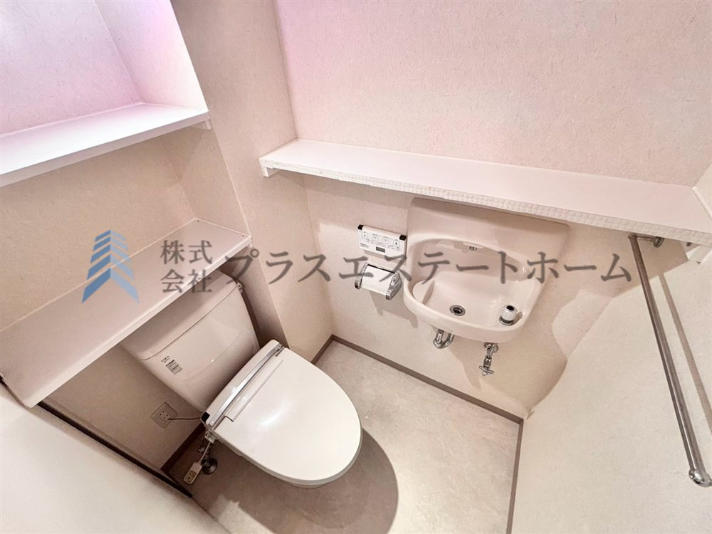 温水洗浄便座付きで、通年快適に利用できます。