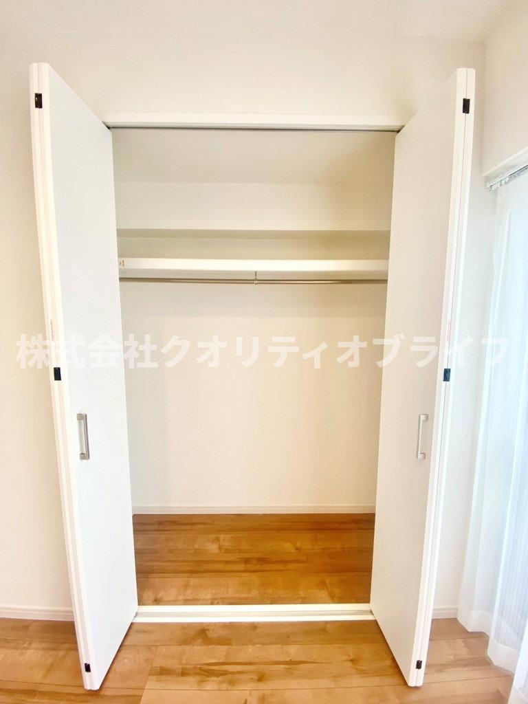 広めの収納ございますので衣類備品も収めやすい間取り