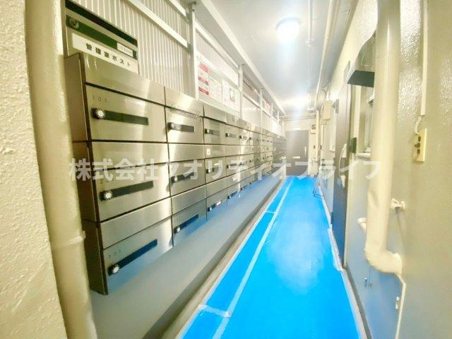 1階共用部に郵便受けがあります