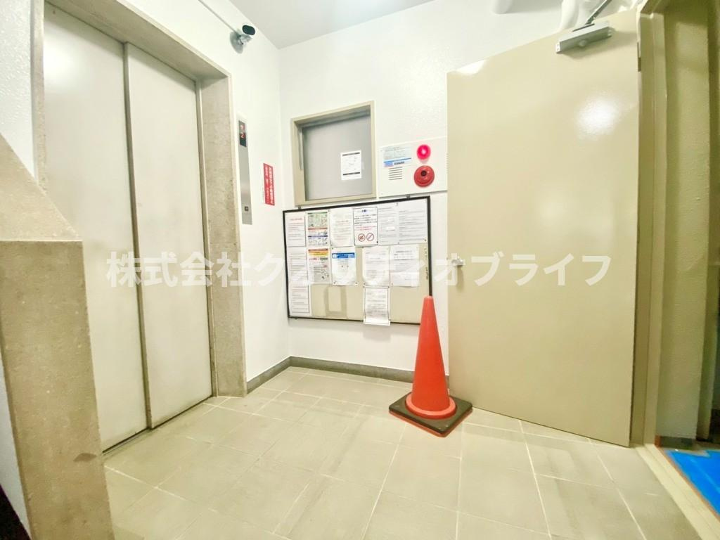 1階共用部にエレベーターあり