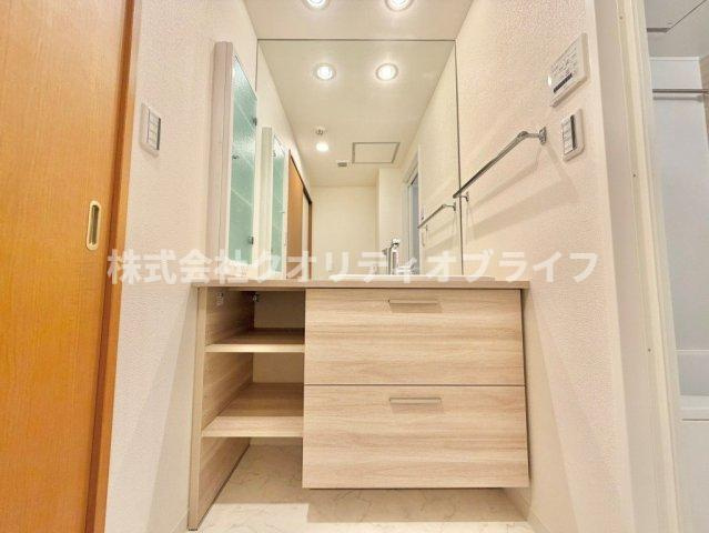 身だしなみを整える際にあると嬉しい独立洗面台も新設されております