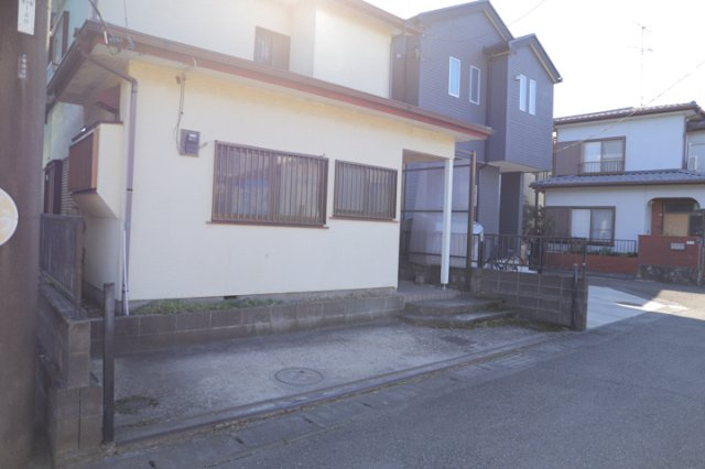 土地探しをしていると都市計画区域という言葉を目にすると思います。法律によって、都道府県知事や国土交通大臣が指定するエリアのことを指しており、都市計画区域は市街化区域と市街化調整区域に分けられています。