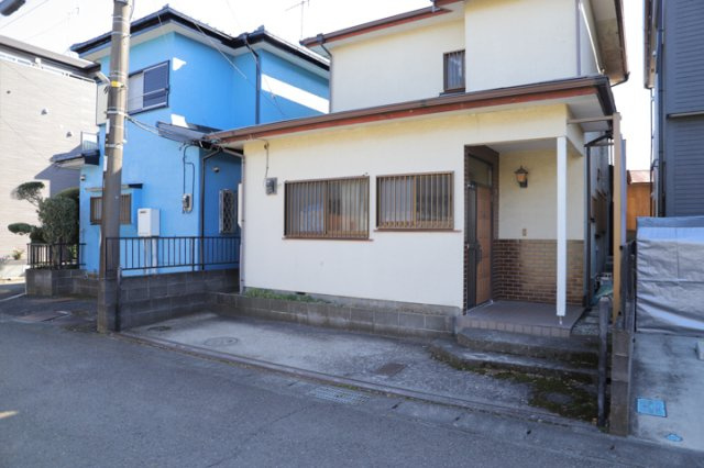 物件の詳細については、現地を見てわかること以外に、役所や法務局などで調べないとわからないことがあります。そのため、現地に行く場合は、もしこの物件を買ったらどのような生活ができるかをイメージしましょう。