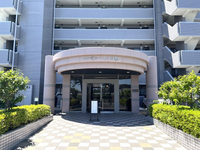 駅前の喧騒から少し距離を置いた立地だからこそ、落ち着いて暮らしたい方にもおすすめです。