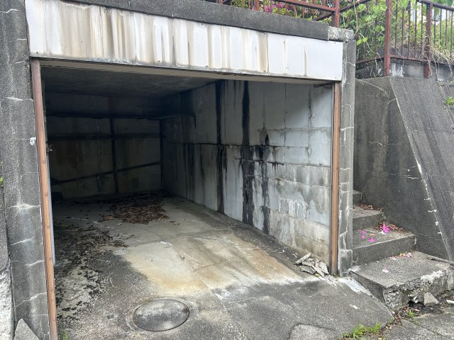 車種制限はありますが、大切な愛車を雨や日差しから守れる車庫。
