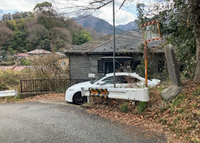 東側道路の場合は居室を南向きに設計しやすいため、朝日が入りやすいというメリットがあります。一方、西側道路も東側同様に居室を南向きに設計しやすいのですが、住宅地だと朝日が入りにくいという弱点があります。