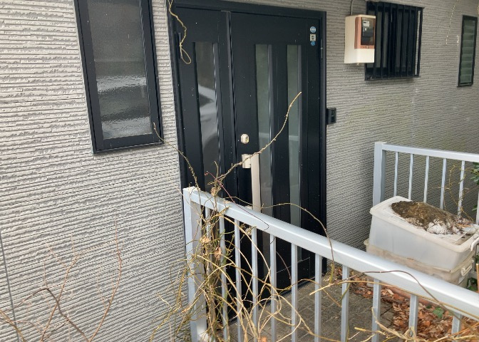 玄関は家の顔と言っても過言ではありません。現地を見学する際は玄関の広さや全体のバランスなどを見てみるといいでしょう。一般的なアプローチのしやすさだけではなく、お年寄りにも優しい設計のものだと安心です。