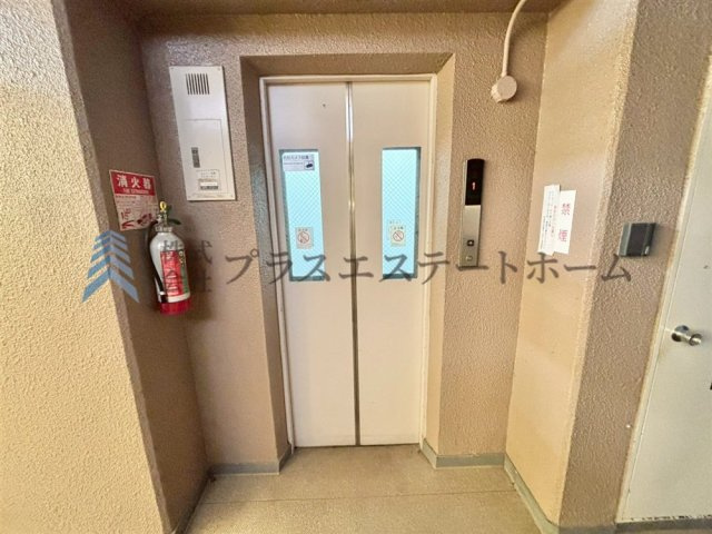 重い荷物があっても安心♪エレベーター完備♪