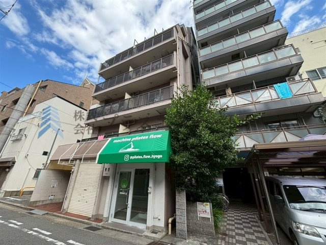 目の前に病院♪生活至便♪