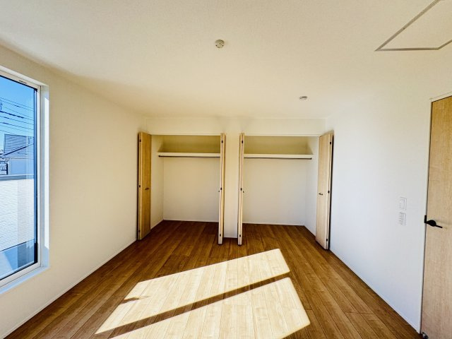 10帖寝室収納・クローゼット2つでたっぷり収納♪