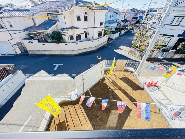 バルコニーより南側眺望・南道路で日当たり良好♪