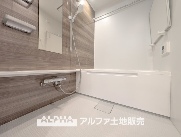 【Bathroom】　◆風呂◆カビが付きにくく軽くこすれば簡単に落ちるお掃除ラクラク仕様です。