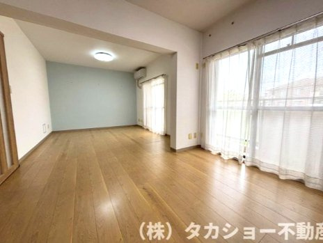 広々とした洋室です