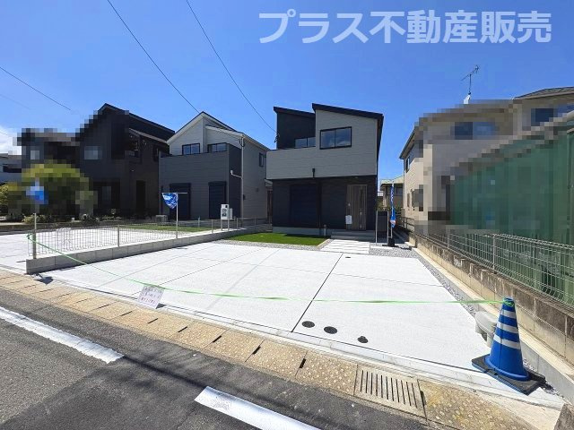 現地写真。プラス不動産販売なら、現場の全ての棟をまとめてご見学頂けます。