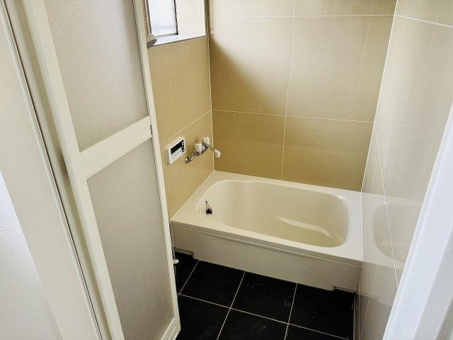 ～新規交換したキレイなバスルーム　気持ち良く湯船に浸かる事が出来ます～