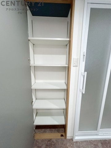 収納棚