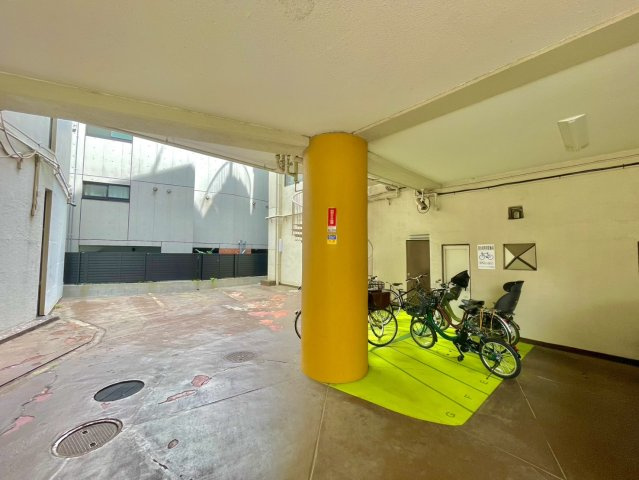 月額600円　駐輪場　1階部分の為屋根付きとなります。