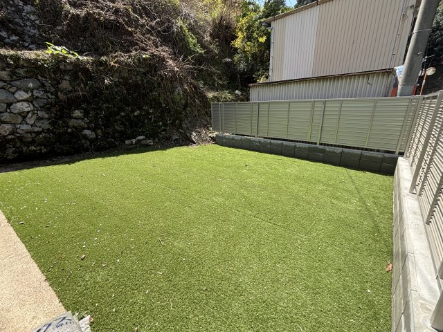 広々としたお庭付きで家庭菜園やBBQも楽しめます