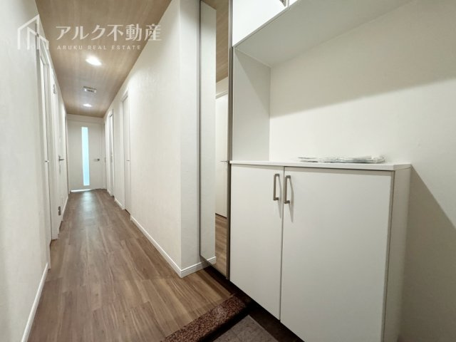 明るい玄関です