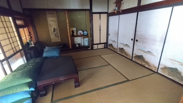 部屋数が豊富な7ＤＫ古民家、倉庫物置、畑つき