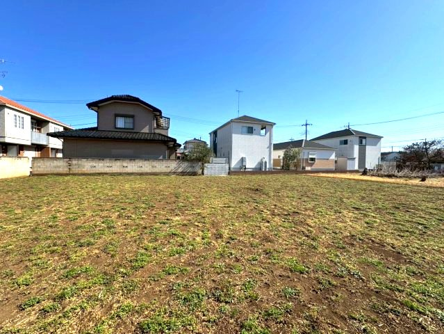 南側が開けていて、日当たりの良い立地です。